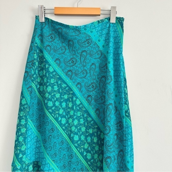 Worthington Petite Blue/Teal Floral Asymmetrical Paisley Ruffled Skirt 10P - Picture 4 of 9